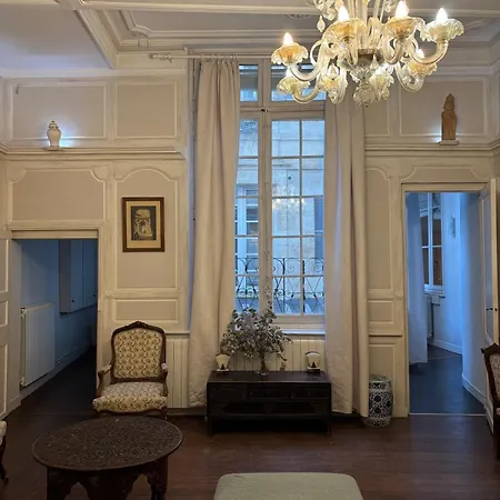 Bourgeois De 100m Carre Au Coeur De Lägenhet *